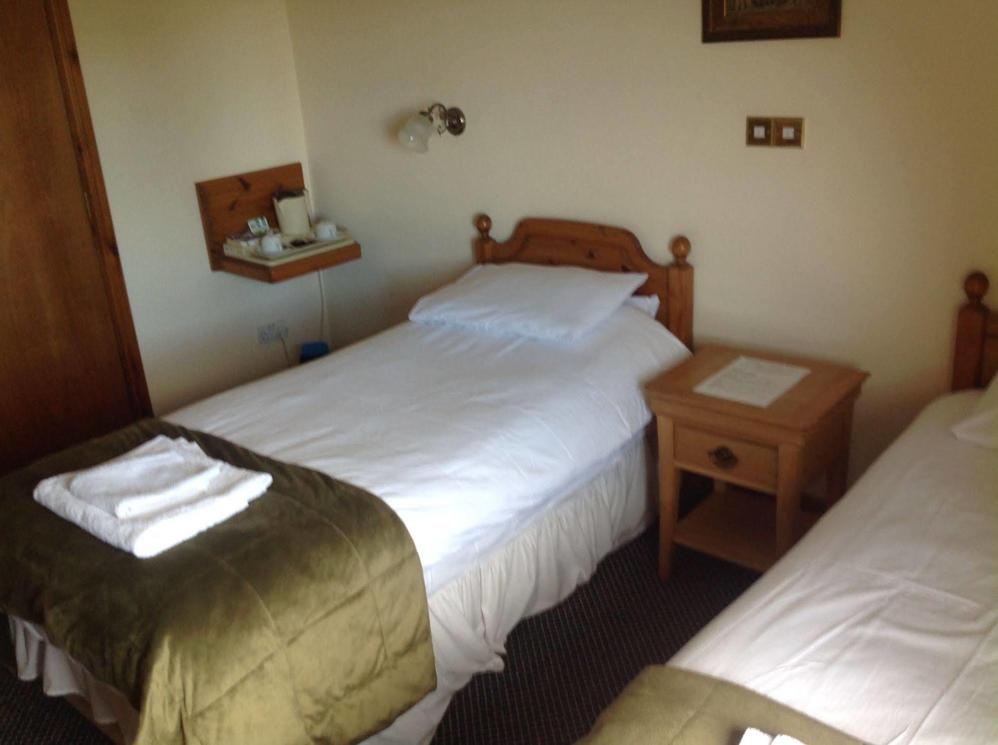 The Glan Yr Afon Inn Холівелл Екстер'єр фото